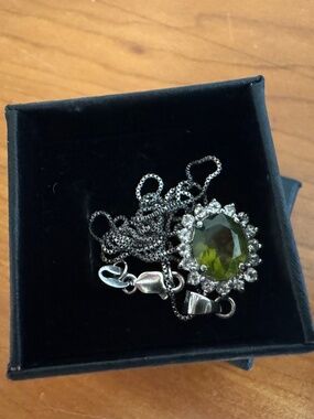 Vintage Sterling Silver Chain with Green Peridot Pendant Necklace
